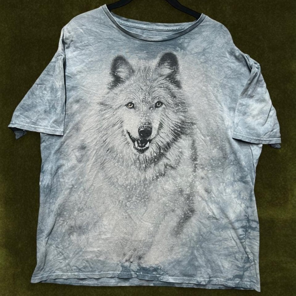 The Mountain Snow Wolf Graphic Tee | Modern XL